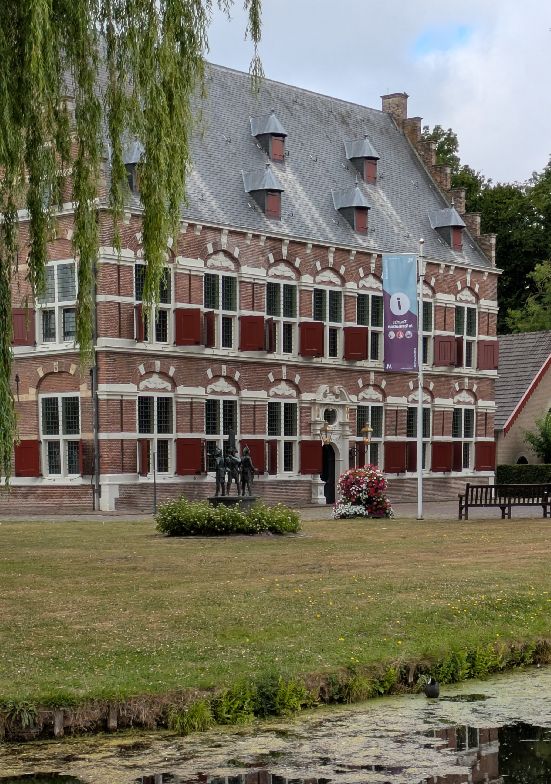 d0749b.jpg