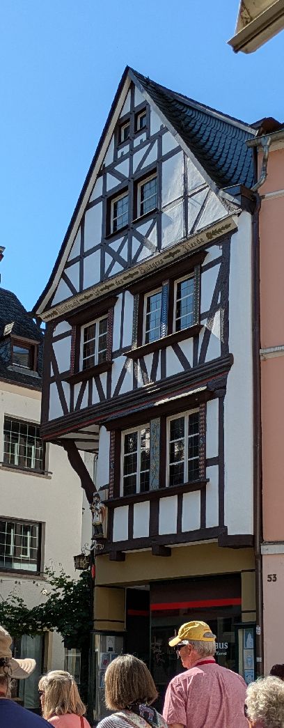 d0814e.jpg