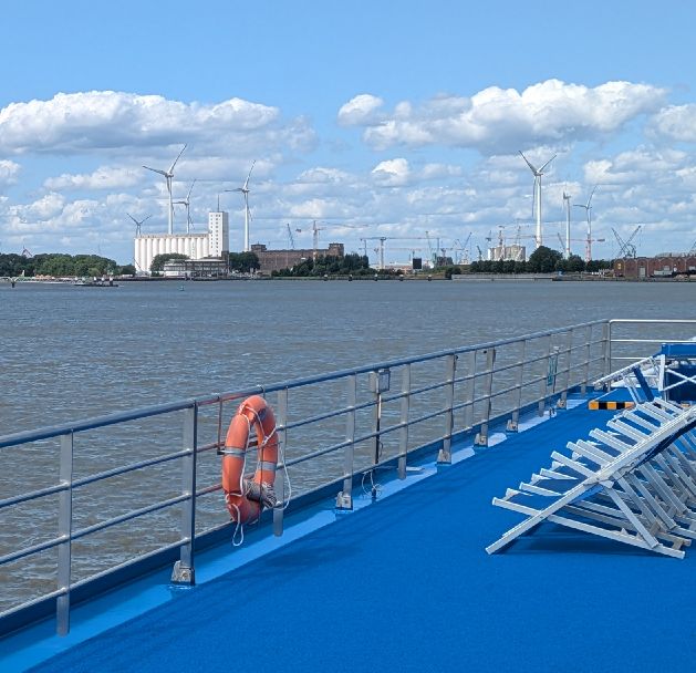 d1400.jpg